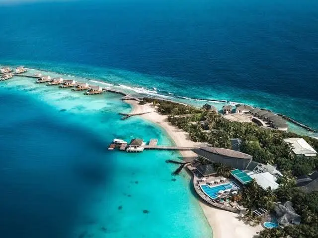 Challenges of Working in the Maldives and How to Overcome Them: The Complete Expat & Job Seeker Guide